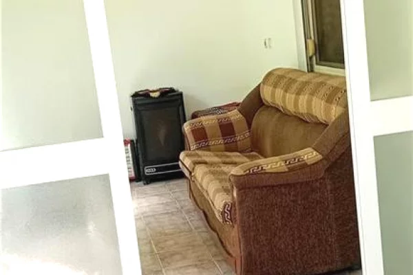 Shtepi me qera Apartament ne Tirane, 2+1, Mobilimi E mobiluar, Pagesa 40,000  Leke.