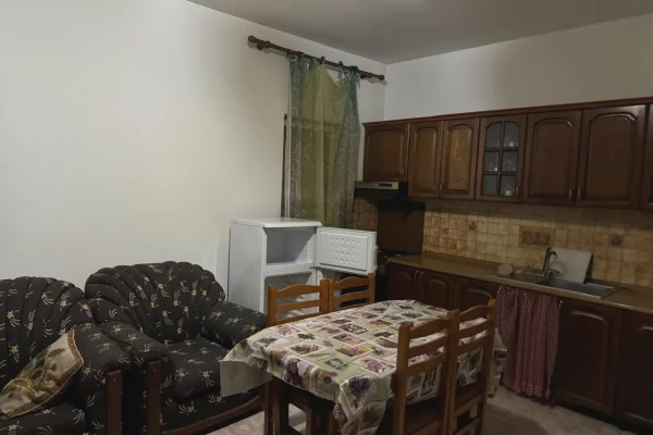Shtepi me qera Apartament ne Tirane, 2+1, Mobilimi E mobiluar, Pagesa 40,000  Leke.
