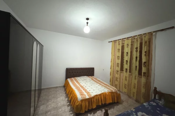 Shtepi me qera Apartament ne Tirane, 2+1, Mobilimi E mobiluar, Pagesa 40,000  Leke.