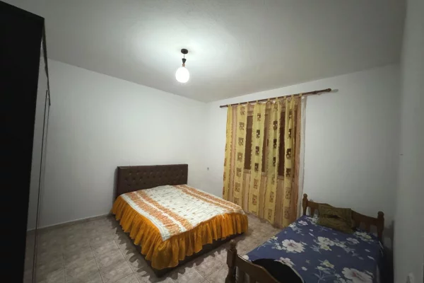 Shtepi me qera Apartament ne Tirane, 2+1, Mobilimi E mobiluar, Pagesa 40,000  Leke.