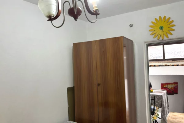 Shtepi me qera Shtepi Private ne Tirane, 1+1, Mobilimi E mobiluar, Pagesa 35,000  Leke.