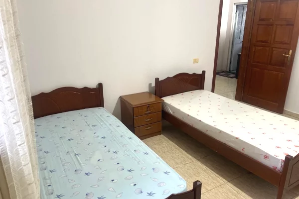 Shtepi me qera Vila Luksoze ne Tirane, 3+1, Mobilimi E mobiluar, Pagesa 500  Euro.