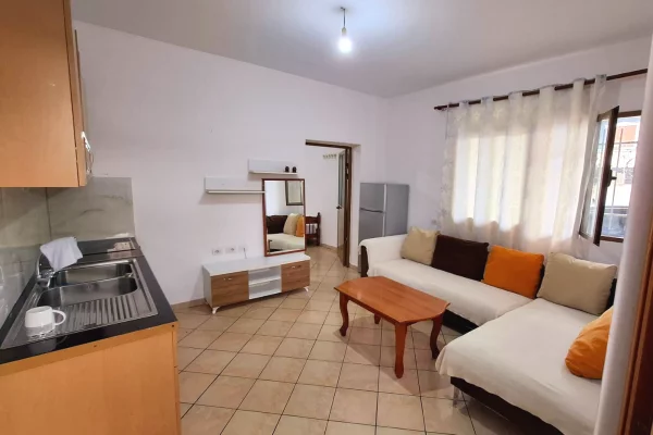 Shtepi me qera 1+1 ne Tirane - 23,000 Leke