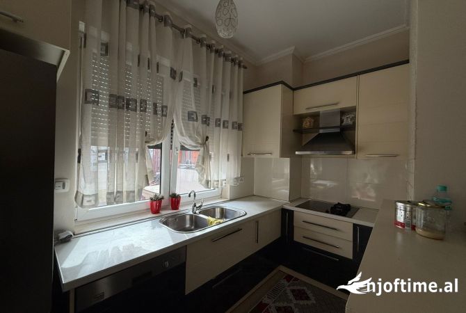 Shtepi me qera 1+1 ne Tirane - 700 Euro