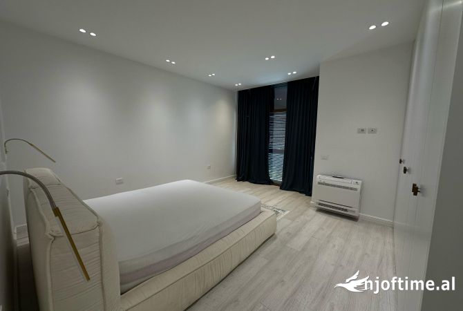 Shtepi me qera 2+1 ne Tirane - 1,200 Euro