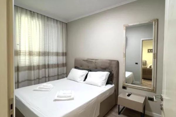 Shtepi me qera Apartament ne Tirane, 1+1, Mobilimi E mobiluar, Pagesa 900  Euro.