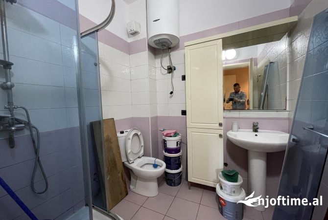 Shtepi me qera Apartament ne Tirane, 2+1, Mobilimi E mobiluar, Pagesa 400  Euro.