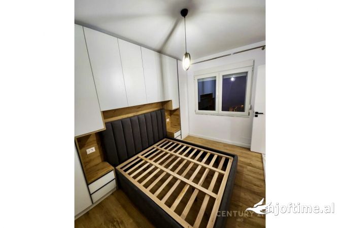 Shtepi me qera Apartament ne Tirane, 2+1, Mobilimi E mobiluar, Pagesa 650  Euro.