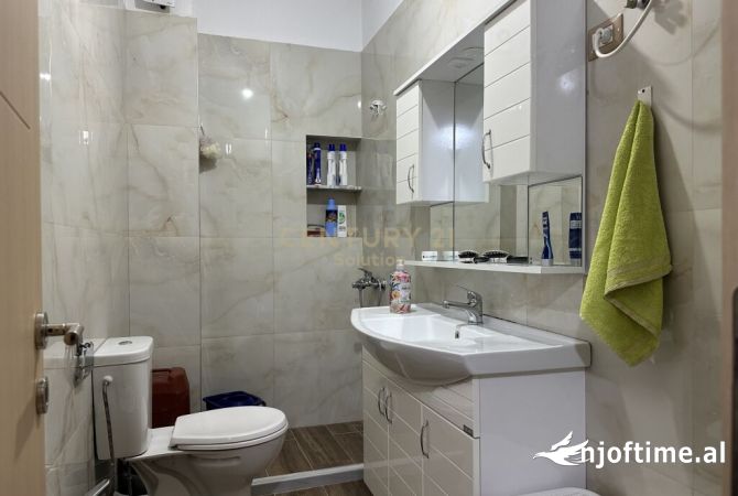 Shtepi ne shitje Apartament ne Tirane, 2+1, Mobilimi E mobiluar, Pagesa 140,000  Euro.