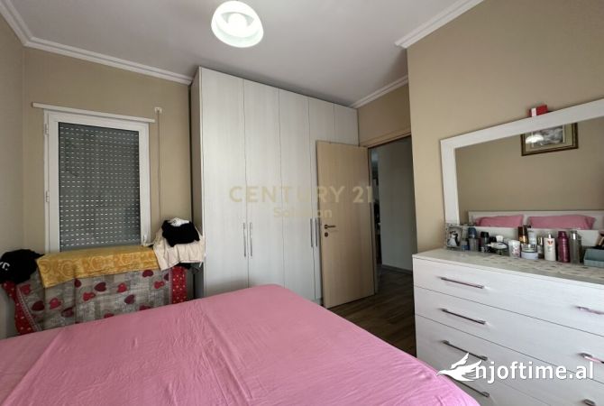 Shtepi ne shitje Apartament ne Tirane, 2+1, Mobilimi E mobiluar, Pagesa 140,000  Euro.