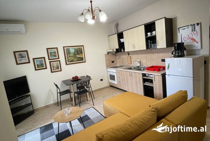 Shtepi me qera 2+1 ne Tirane - 650 Euro