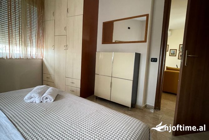 Shtepi me qera Apartament ne Tirane, 2+1, Mobilimi E mobiluar, Pagesa 650  Euro.