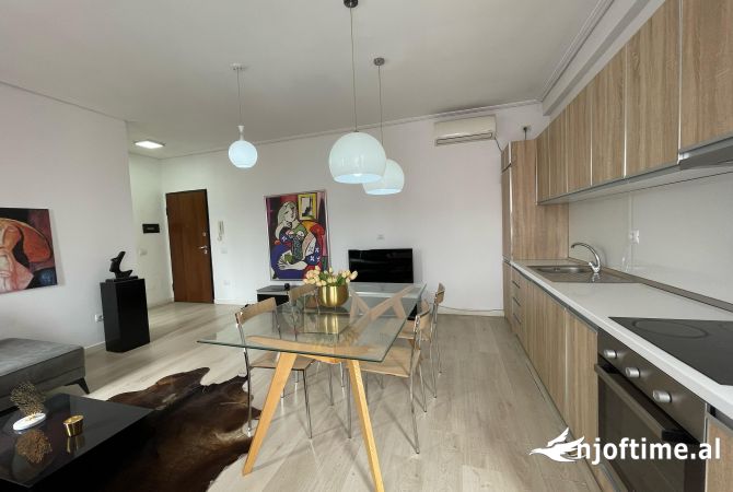 Shtepi ne shitje Apartament ne Tirane, 1+1, Mobilimi E mobiluar, Pagesa 137,999  Euro.