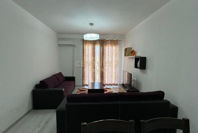 Shtepi me qera Apartament ne Tirane, 1+1, Mobilimi E mobiluar, Pagesa 400  Euro.