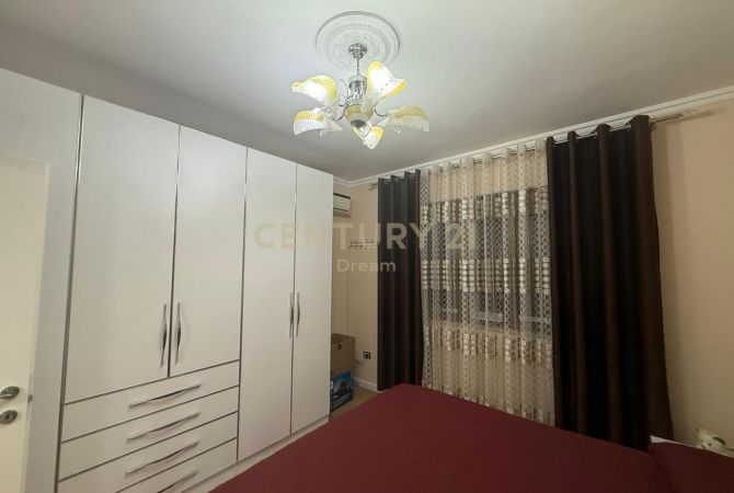 Shtepi ne shitje Apartament ne Tirane, 1+1, Mobilimi Bosh, pa mobiluar, Pagesa 110,000  Euro.