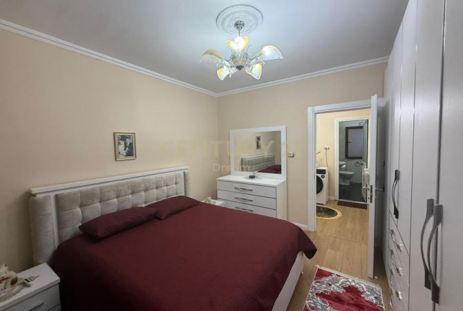 Shtepi ne shitje Apartament ne Tirane, 1+1, Mobilimi Bosh, pa mobiluar, Pagesa 110,000  Euro.