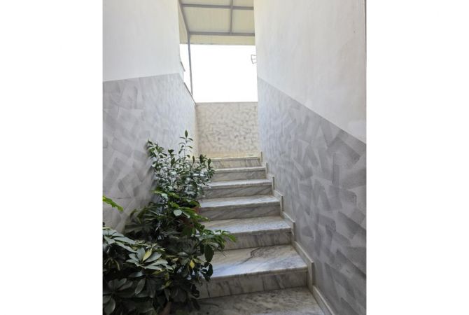 Shtepi ne shitje Apartament ne Tirane, 2+1, Mobilimi E mobiluar, Pagesa 130,000  Euro.