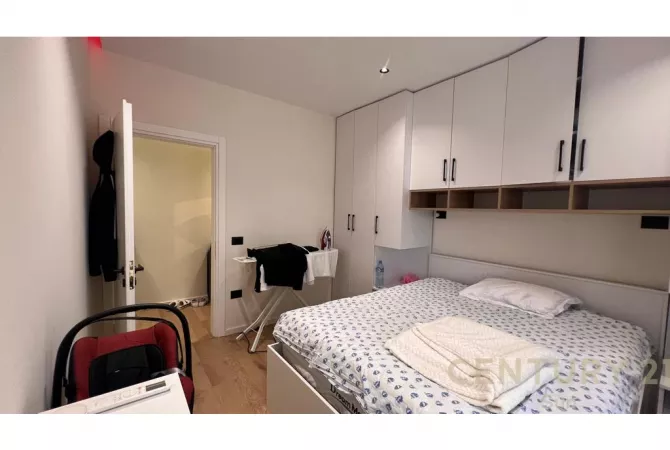 Shtepi ne shitje Apartament ne Tirane, 1+1, Mobilimi E mobiluar, Pagesa 118,000  Euro.