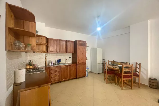 Shtepi ne shitje Apartament ne Tirane, 1+1, Mobilimi E mobiluar, Pagesa 99,000  Euro.