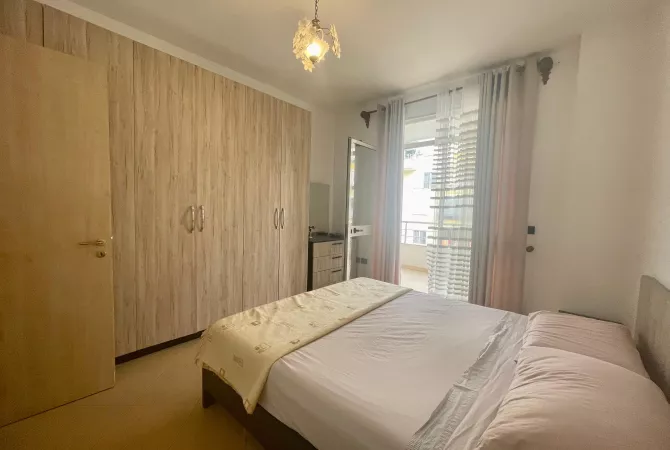 Shtepi ne shitje Apartament ne Tirane, 1+1, Mobilimi E mobiluar, Pagesa 99,000  Euro.