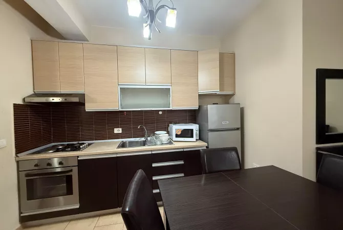 Shtepi me qera Apartament ne Tirane, 1+1, Mobilimi E mobiluar, Pagesa 500  Euro.