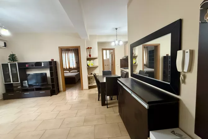 Shtepi me qera Apartament ne Tirane, 1+1, Mobilimi E mobiluar, Pagesa 500  Euro.