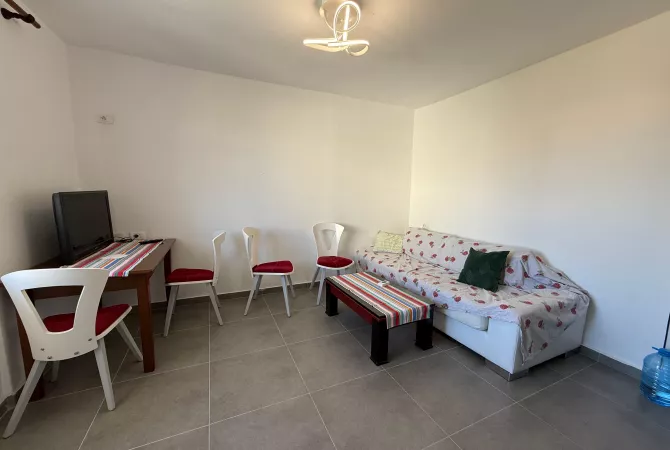 Shtepi me qera 2+1 ne Tirane - 400 Euro