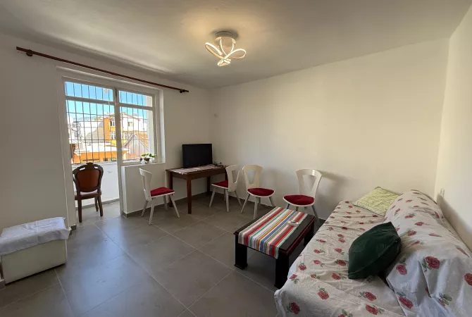 Shtepi me qera 2+1 ne Tirane - 400 Euro