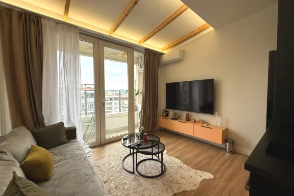 Appartamento in affitto a Tirana 1+1, Arredato