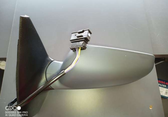 Pasqyre e re elektrike per Volkswagen Golf 4, krahu i shoferit.