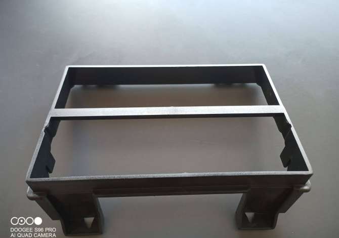 Kase kornize pershtatese per navi ose kasetofon universal per Ford Fiesta & Ford Fusion