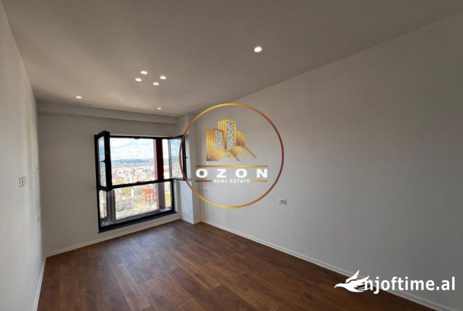 Apartament 2+1+2 per biznes me qira ne Tirana Garden Building, Rruga e Kavajes!