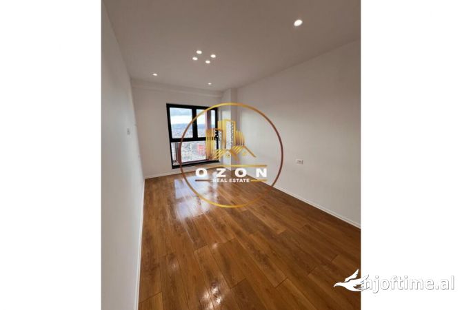 Apartament 2+1+2 per biznes me qira ne Tirana Garden Building, Rruga e Kavajes!