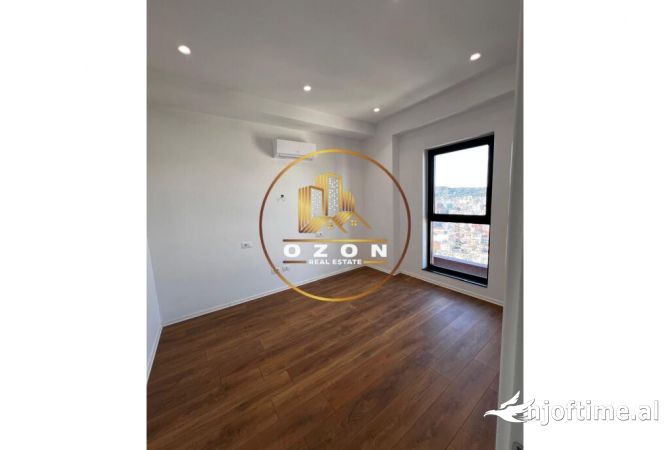 Apartament 2+1+2 per biznes me qira ne Tirana Garden Building, Rruga e Kavajes!