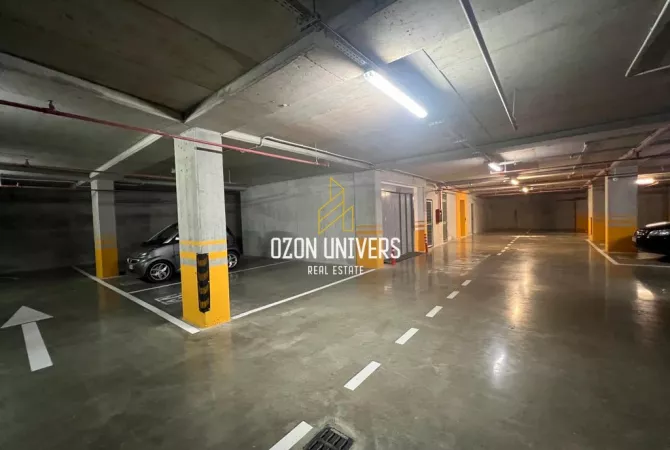 Ambiente Commerciale in Vendita 4+1 a Tirana - 30,000 Euro