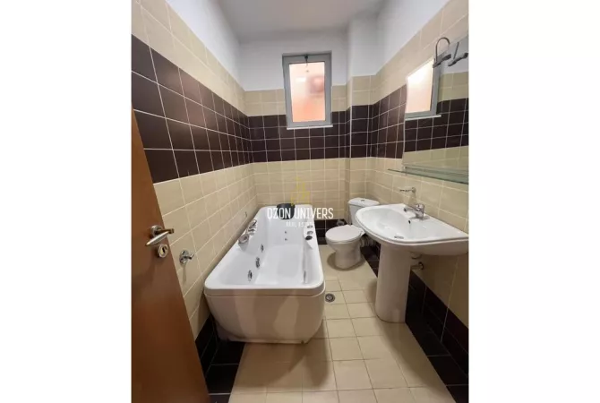 Shtepi me qera Apartament ne Tirane, 3+1, Mobilimi E mobiluar, Pagesa 550  Euro.