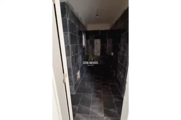 Shtepi ne shitje Apartament ne Tirane, 2+1, Mobilimi Bosh, pa mobiluar, Pagesa 163,404  Euro.