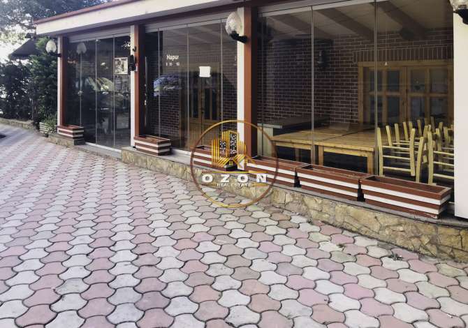 Ambient biznesi me qera 2+1 ne Tirane - 1,100 Euro