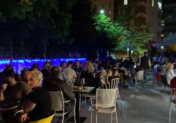 Njoftime Pune ne Tirane, Profesioni Banakiere, Kamariere , Me eksperience, Pagesa Me Marreveshje.