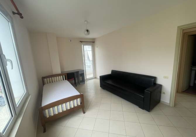 Shtepi me qera 2+1 ne Tirane - 40,000 Leke