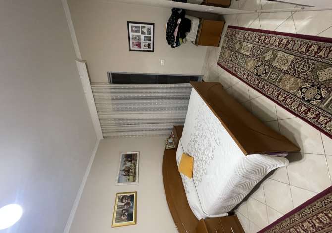 Shtepi ne shitje Apartament ne Tirane, 2+1, Mobilimi E mobiluar, Pagesa 97,000  Euro.