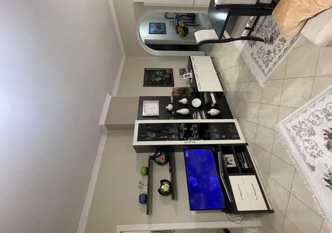 Shtepi ne shitje Apartament ne Tirane, 2+1, Mobilimi E mobiluar, Pagesa 97,000  Euro.