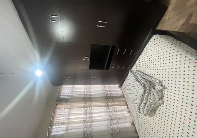 Shtepi me qera Apartament ne Tirane, 1+1, Mobilimi E mobiluar, Pagesa 250  Euro.