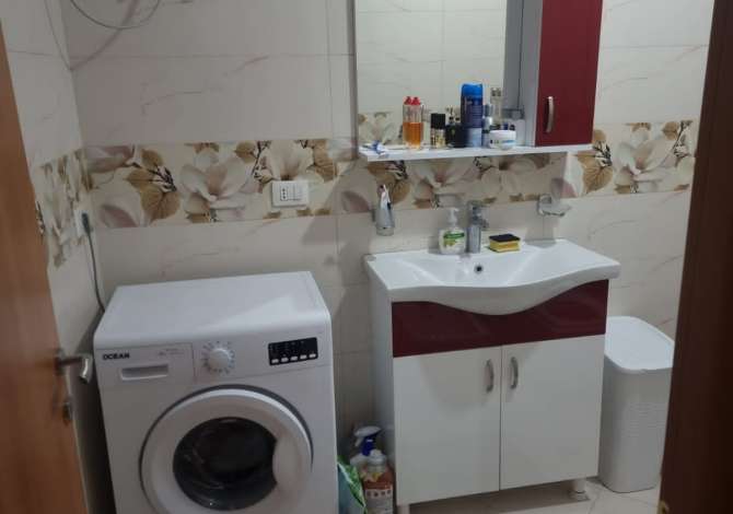 Shtepi ne shitje Apartament ne Tirane, 2+1, Mobilimi E mobiluar, Pagesa 87,000  Euro.