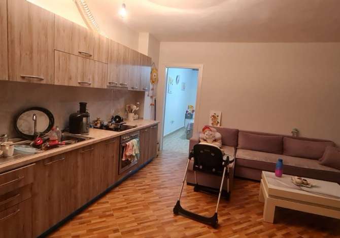 Shtepi ne shitje Apartament ne Tirane, 2+1, Mobilimi Bosh, pa mobiluar, Pagesa 120,700  Euro.