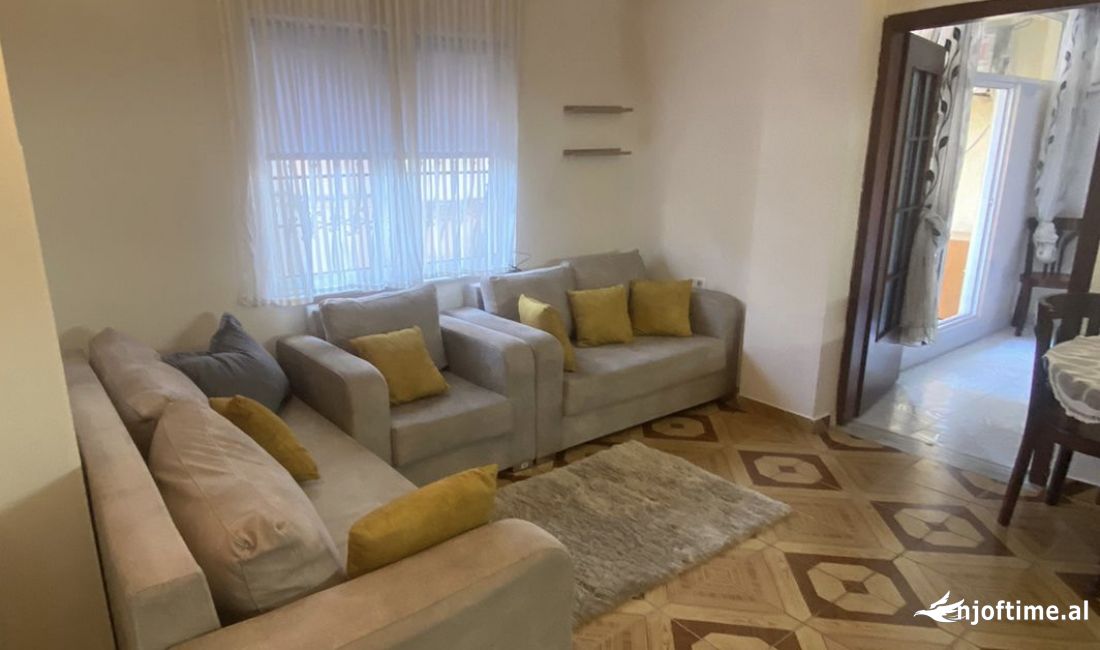 Shtepi me qera Apartament ne Tirane, 1+1, Mobilimi E mobiluar, Pagesa 500  Euro.