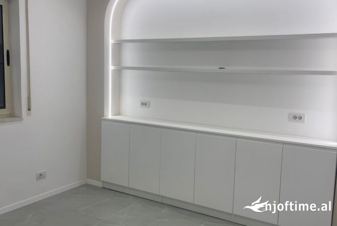 Ambient biznesi me qera 1+1 ne Tirane - 1,900 Euro