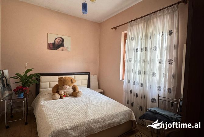 Shtepi me qera 3+1 ne Tirane - 800 Euro