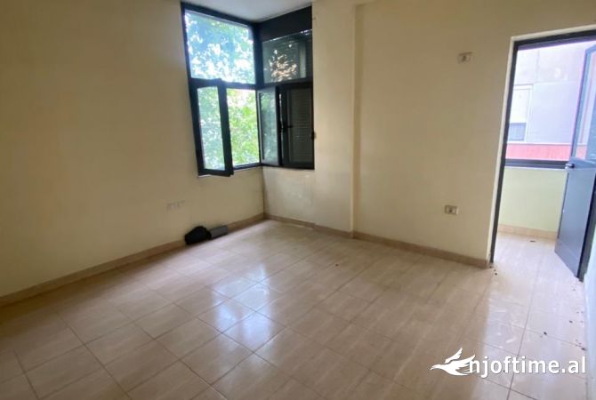 Shtepi ne shitje 3+1 ne Tirane - 84,000 Euro