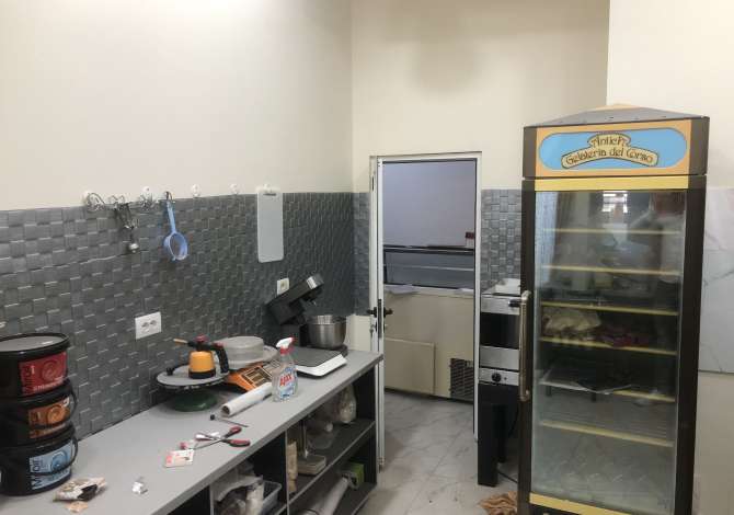 Dyqan per shitje ne Astir